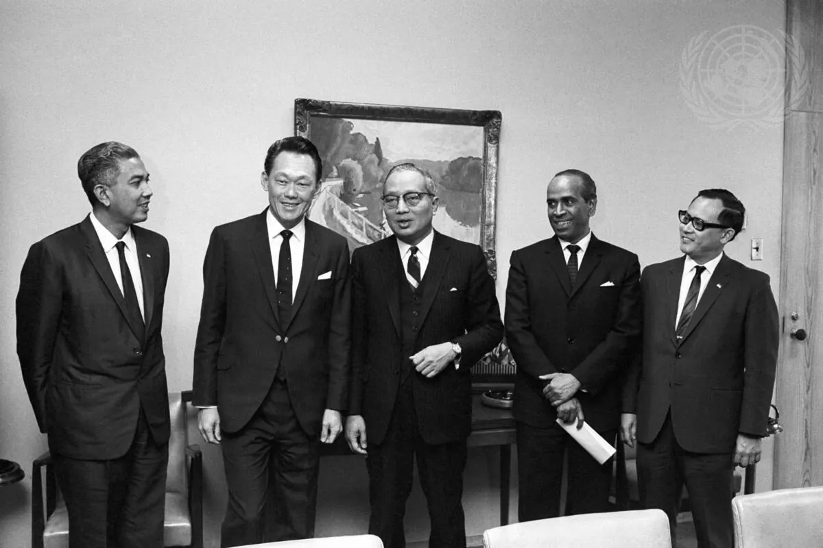 Lee Kuan Yew and Singapore officials meeting UN Secretary-General U Thant at the United Nations in 1967