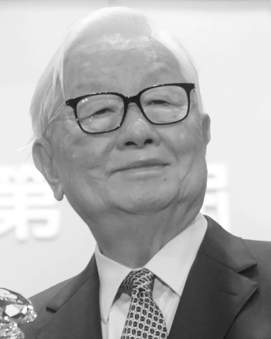 Morris Chang, black and white portrait